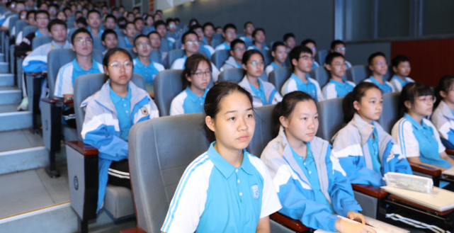 【科协要闻】南京大学邢定钰院士应邀为江苏省前黄高级中学作科普专题