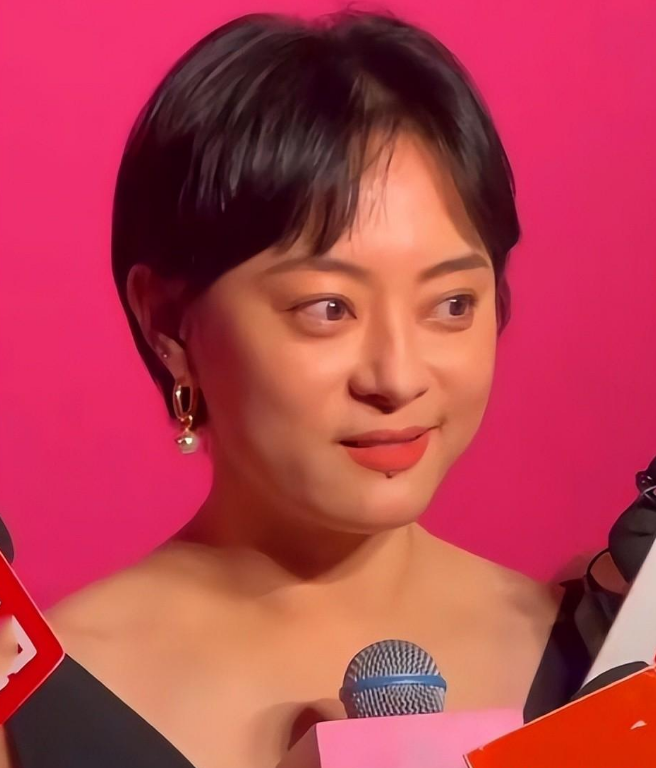 正脸大美人,低头却秃了,刘亦菲也不例外!_腾讯新闻