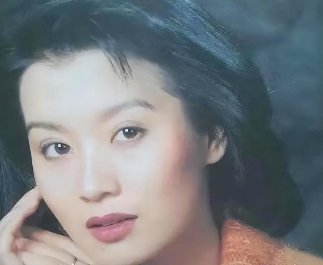 李幼斌：一婚净身出户，二婚娶小13岁史兰芽，亲儿子却让他头疼_腾讯新闻
