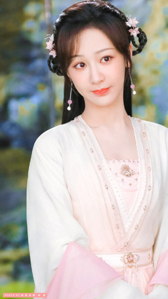 古装美女明星杨紫在古偶剧里面的古装造型简直美呆了呢!_腾讯新闻