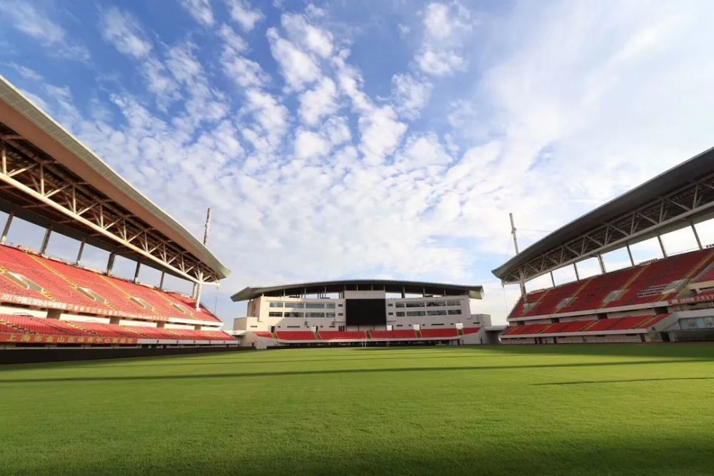 十多年来,金山区体育中心已发展成为上海主要的足球比赛场地,是亚足联