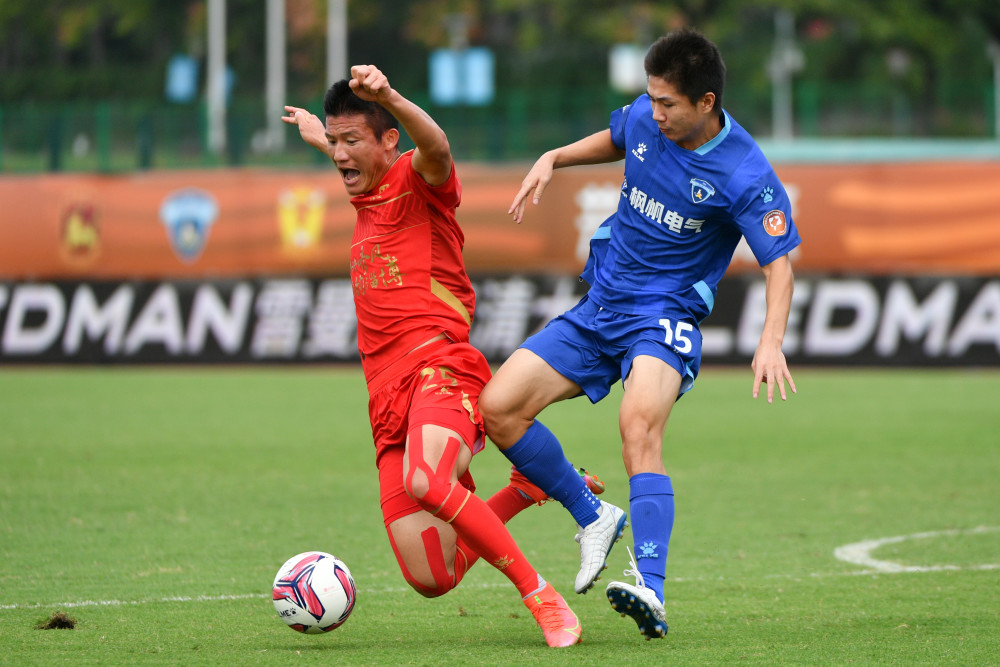 (体育)足球——中甲:淄博蹴鞠胜南京城市