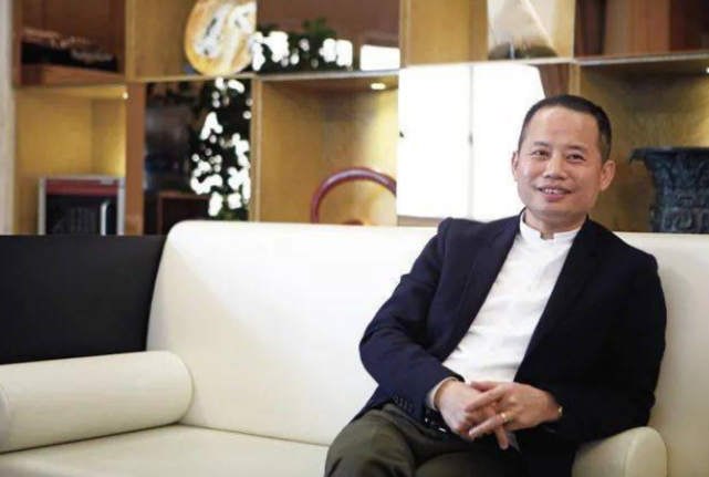 20世纪70年代,陈湖雄晨光文具的创始人陈湖雄在广东汕头出生,他的父母