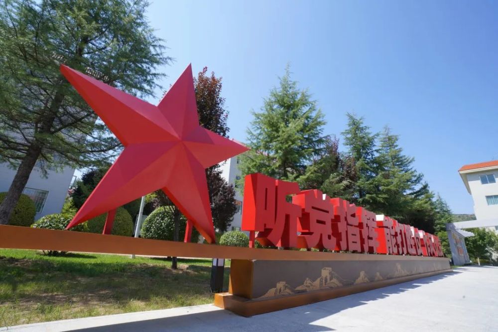 火箭军某旅"强军之路长廊"惊艳亮相_腾讯新闻