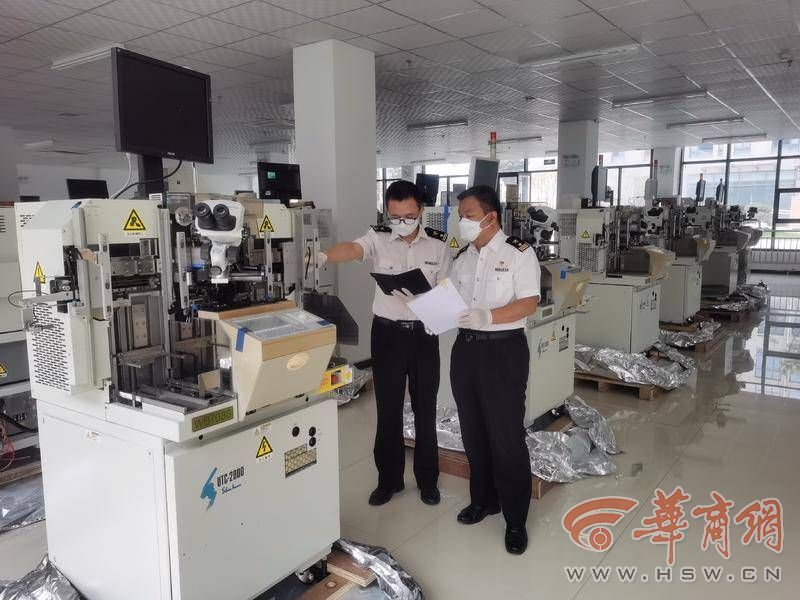 关中海关查获35台禁止进口旧显示屏_腾讯新闻