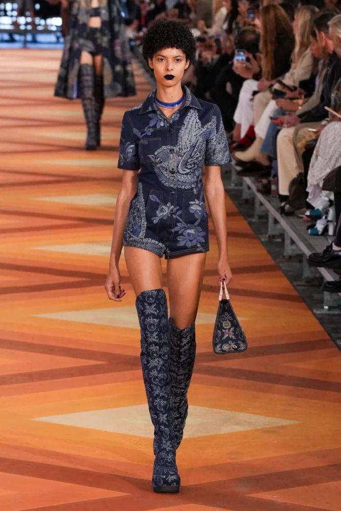 etro发布2023春夏女装系列