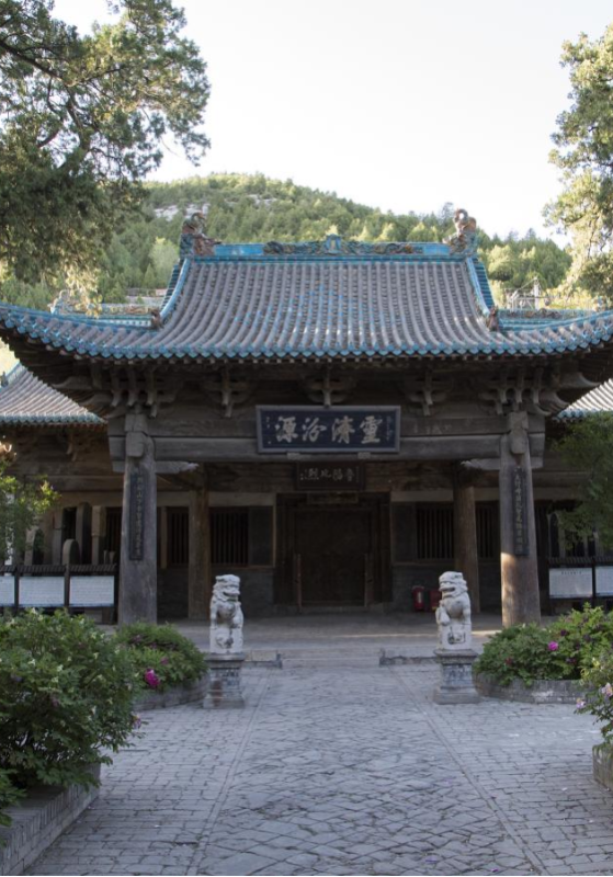 左右滑动崛围山景区有窦大夫祠,净因寺,多福寺3处全国重点文物保护