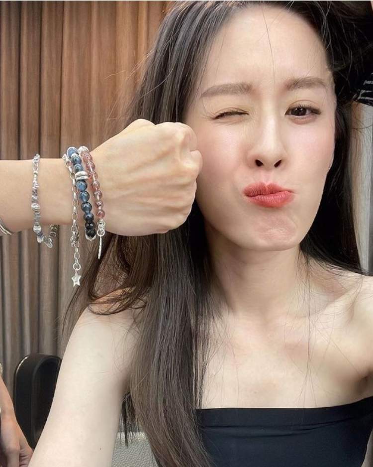 她曾是周杰伦mv最美女主角,38岁曾恺玹变脸"崩坏"照流出_腾讯新闻