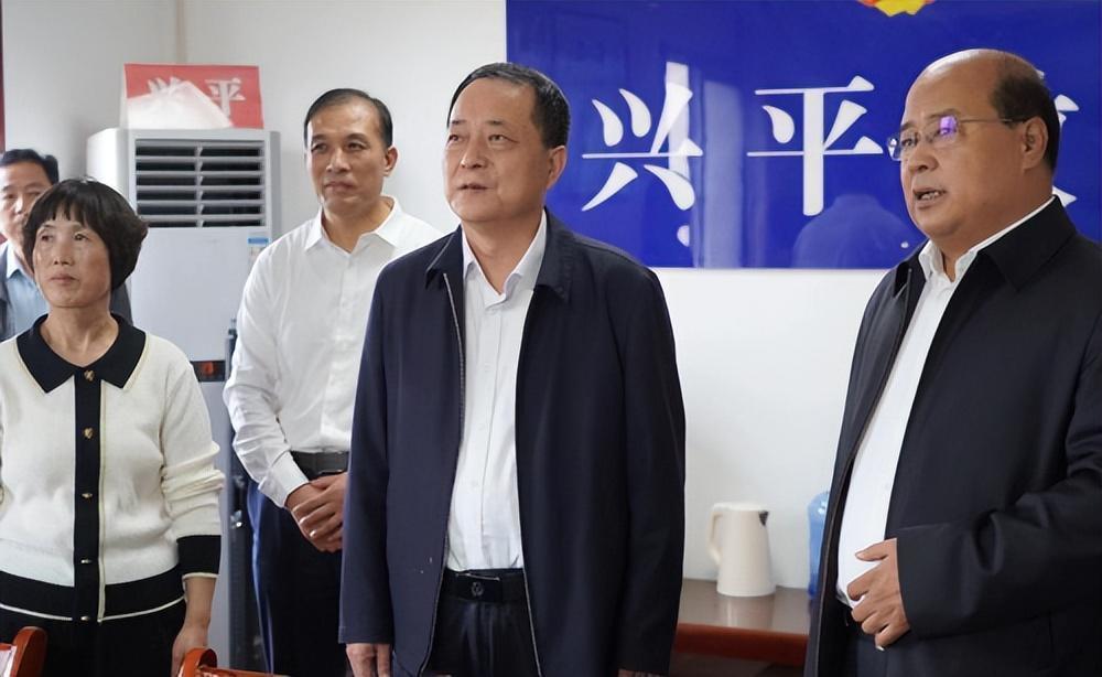 兴平市委书记贺建权走访调研市政协机关_腾讯新闻