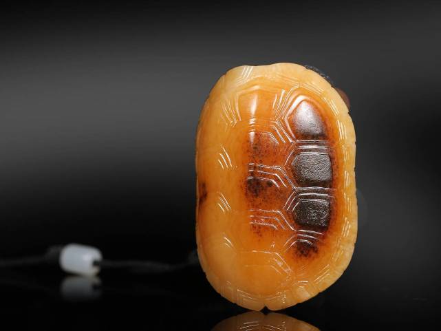 佰匞玉雕 苍古幽魅 老气至尊 项高权 富甲一方 新疆和田玉籽料 挂件