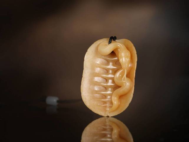 佰匞玉雕 苍古幽魅 老气至尊 项高权 富甲一方 新疆和田玉籽料 挂件