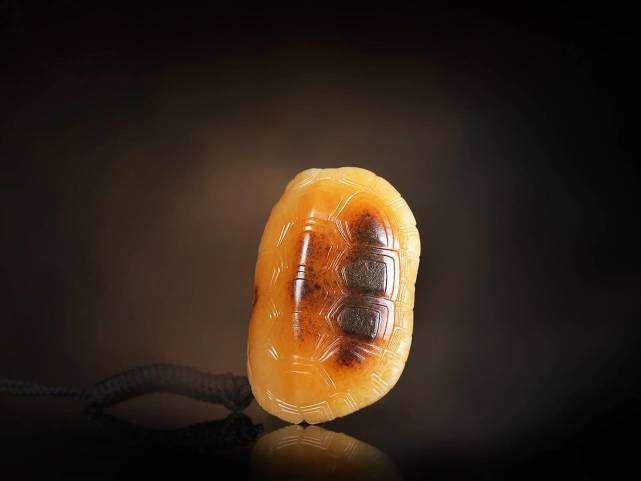 佰匞玉雕 苍古幽魅 老气至尊 项高权 富甲一方 新疆和田玉籽料 挂件