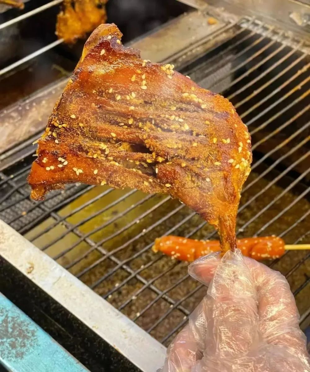 上饶鸡腿,一个不被本地人认可的特产,却在缤纷多元的饶帮菜里脱颖而出