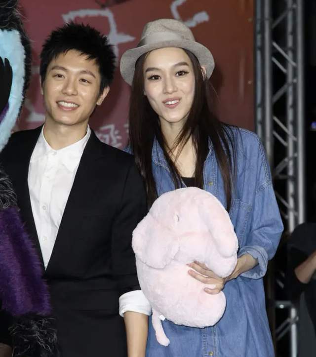 歌手韦礼安官宣结婚,老婆是圈外人,2019年与相恋11年的女友分手