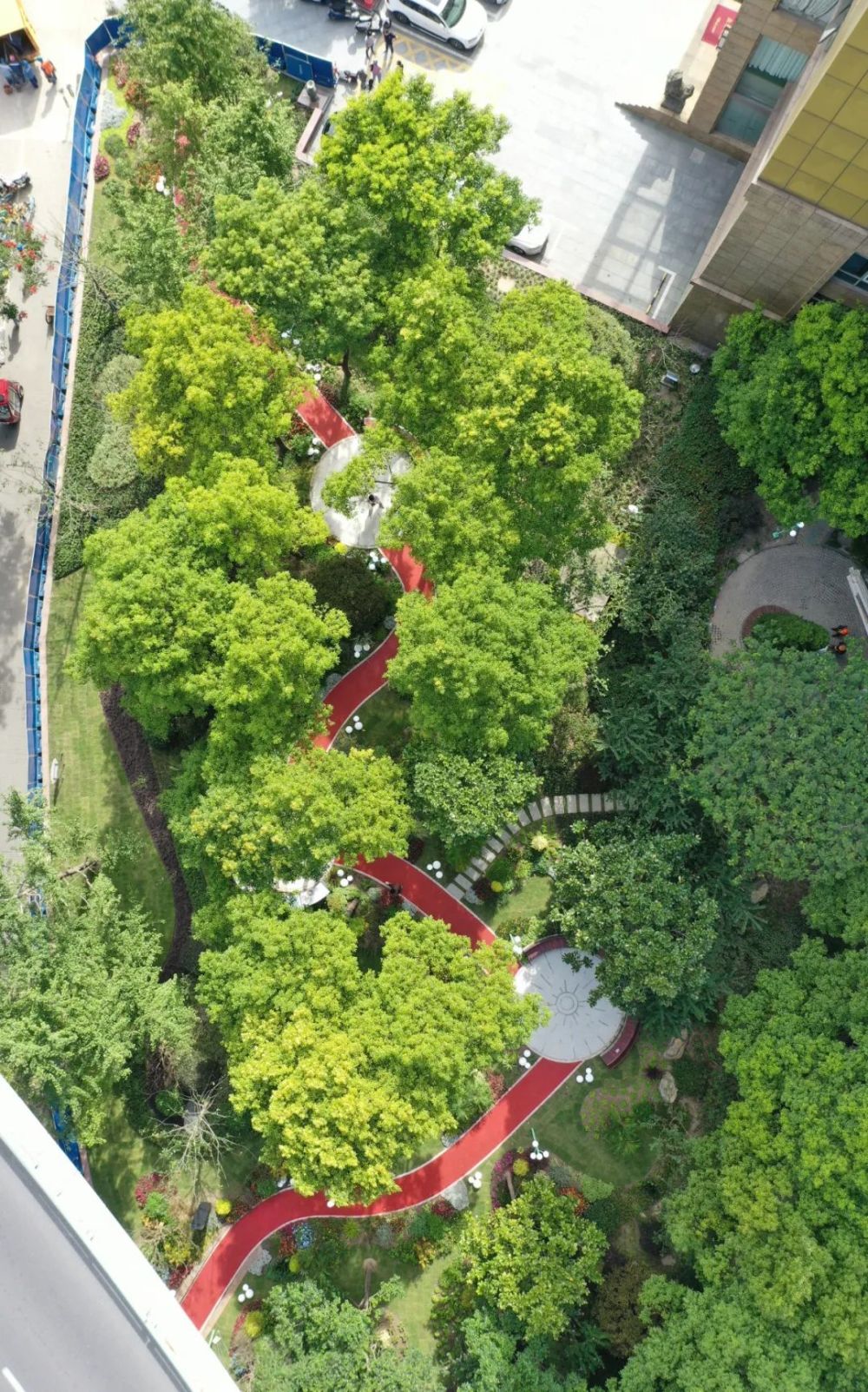 改造选取汶水东路属于城市主干道,道路沿线有不少居民小区和产业园区