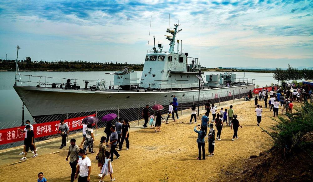 如今的大黑河——大黑河軍事主題公園的火車站臺 攝影曹儉2022年,圍繞