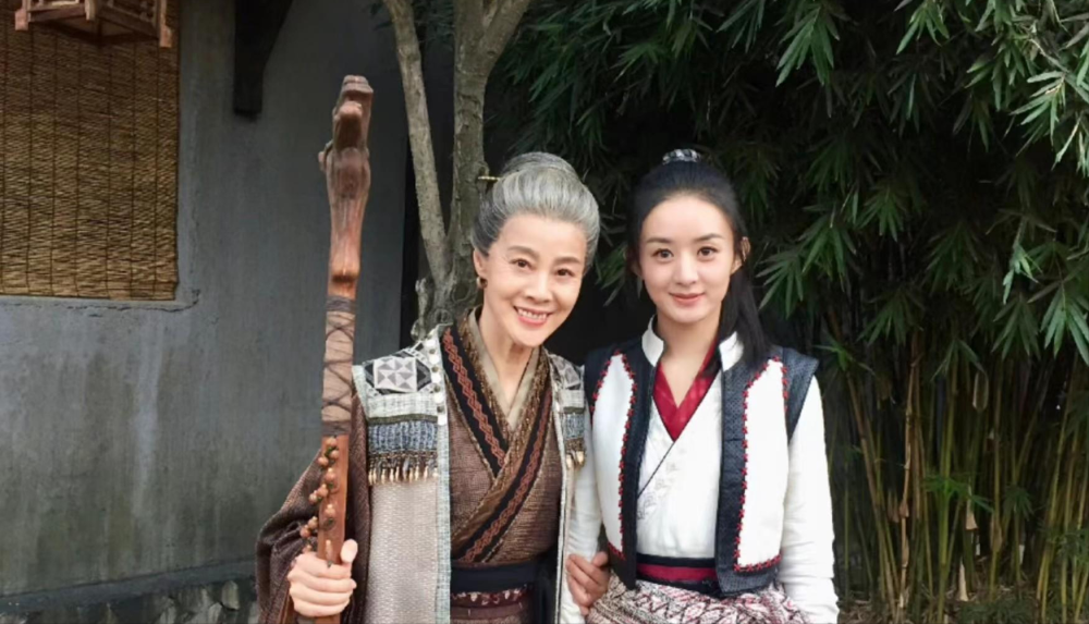饰演过唐大妈,在《小欢喜》里扮演过陈姐,在《有翡》中扮演过王老夫人