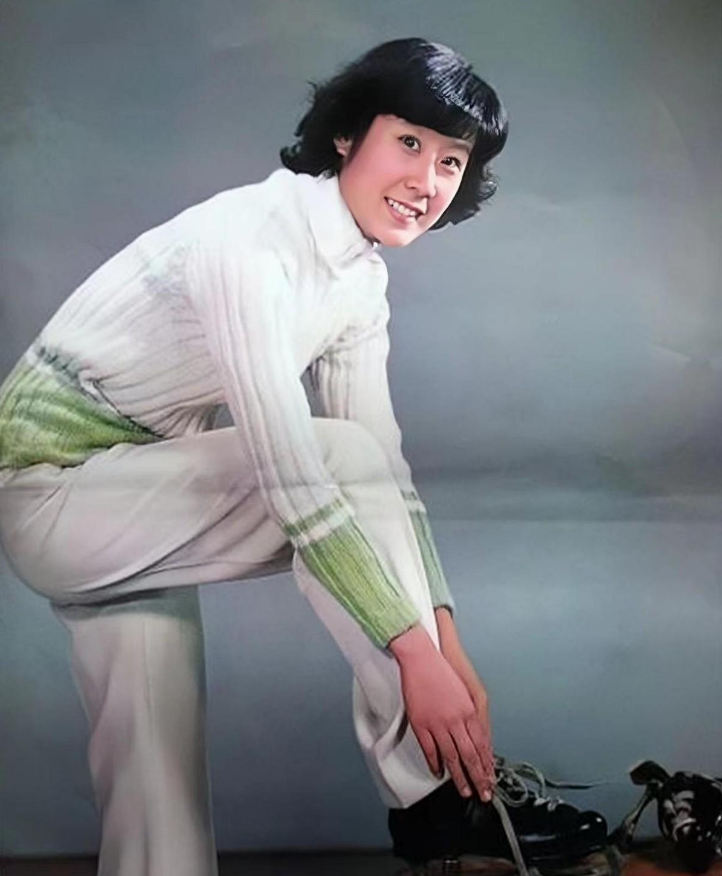 苏小明:因《军港之夜》走红,巅峰时远走他国,她如今后悔吗?插图13