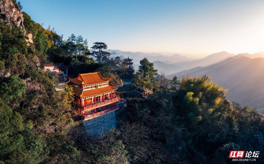 每日一图湖南炎陵千年道观铁瓦仙