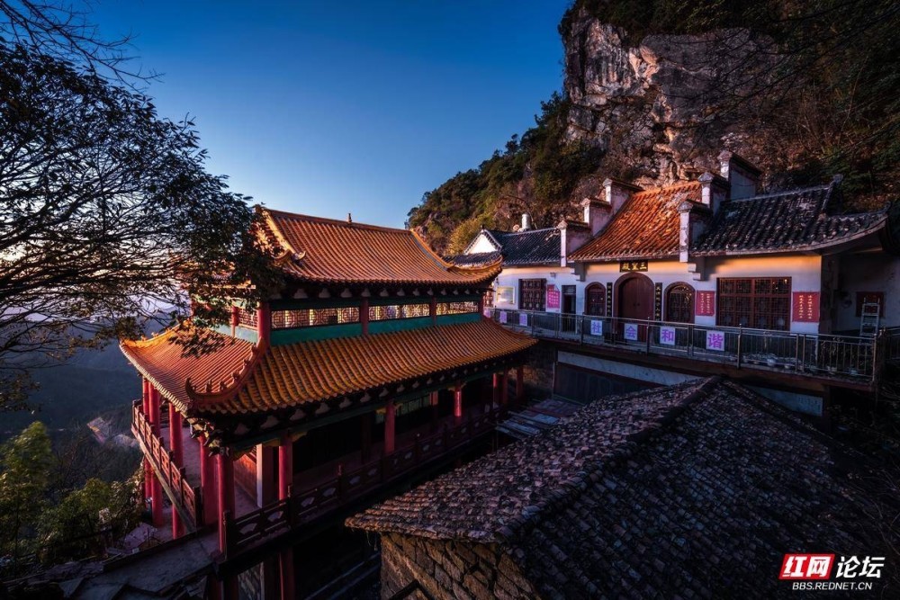 每日一图湖南炎陵千年道观铁瓦仙