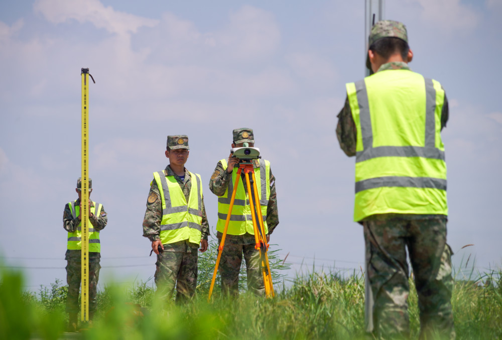 一组图片感受测绘兵的日常