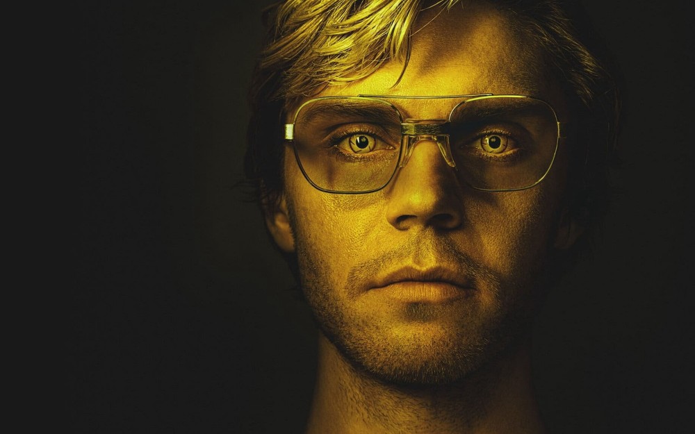 网飞新剧怪物杰夫瑞达莫的故事爆了这剧究竟有多火