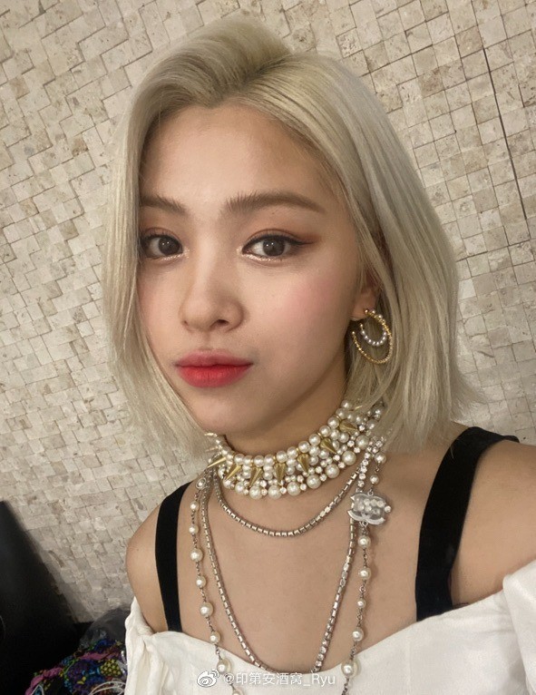 itzy校庆舞台再现wannabe,申留真短发现身,不愧是真唱的劲舞团