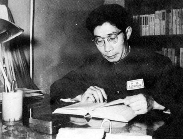 傅钟：资历比元帅都老的开国上将，长征中送邓小平三件宝，拒绝在张国焘自立的“中央”担任职务_腾讯新闻