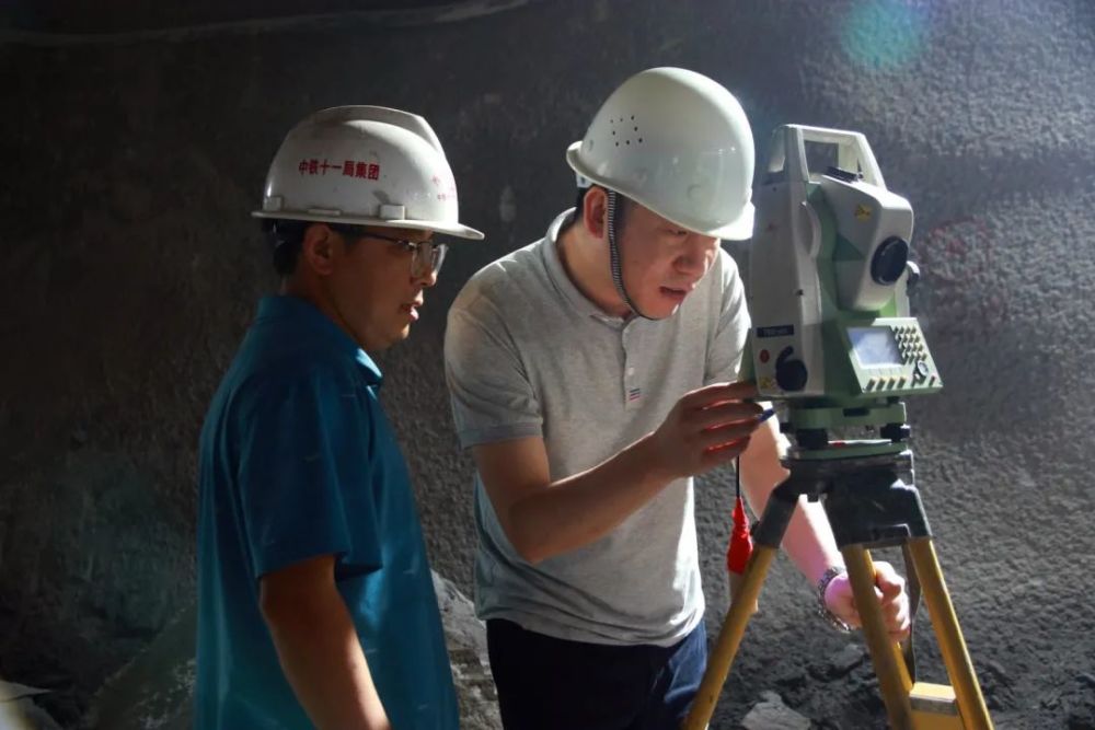 新时代·铁路榜样丨王君楼:勇敢追梦的铁路工程师_腾讯新闻