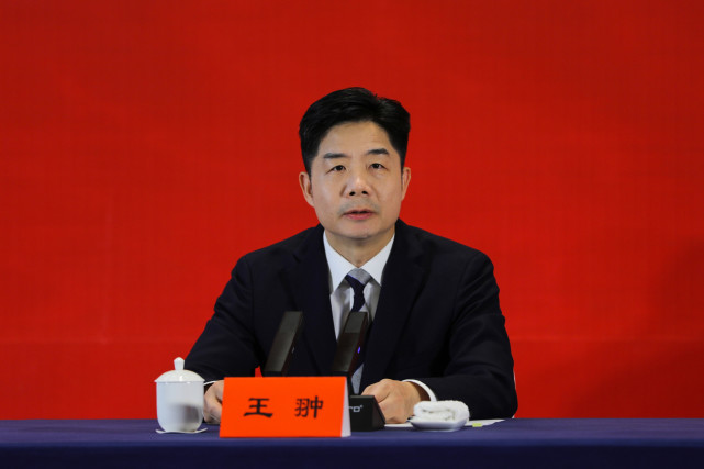 淳安县委副书记,代县长王翀答记者问(央广网发  淳安县委宣传部供图)