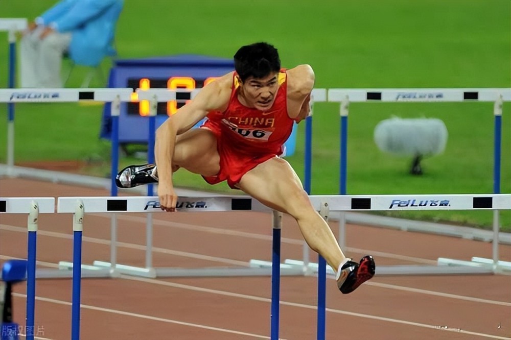 世界大赛银牌被剥夺中国跨栏名将20年前成绩作废刘翔屹立不倒