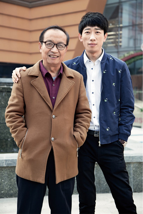 "陕西老乔"和他的儿子乔飞id:"陕西老乔"在自家厨房圈粉千万,全国人民