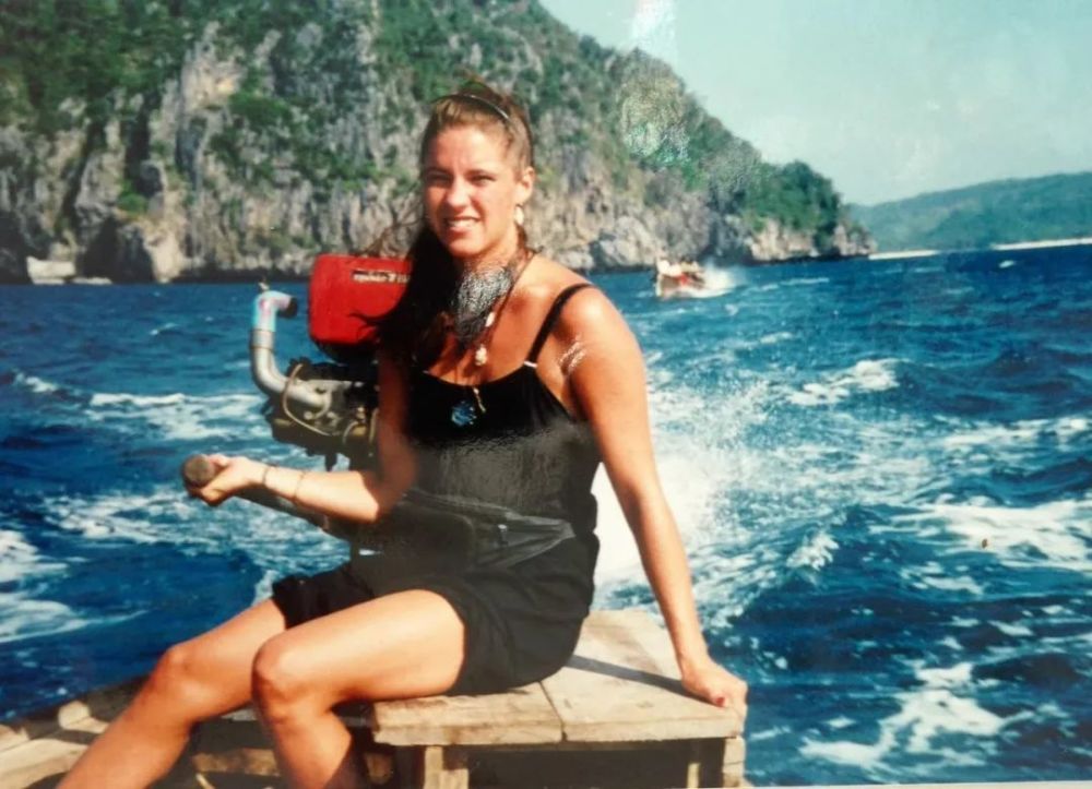 泰国渔民苦等瑞典初恋23年！绝美爱情爆红油管获600万播放：感动