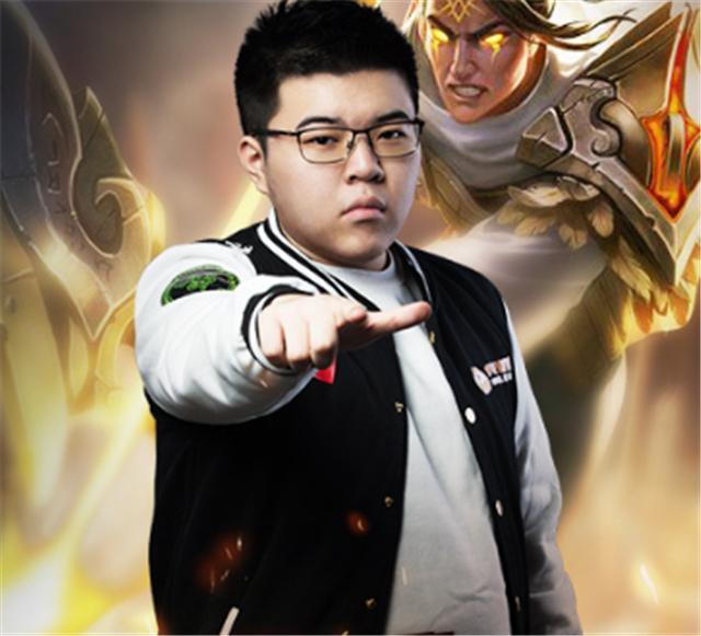 蜜蜂仔打飞的回来晒吊水照,睡觉睡到半夜他吐到入院