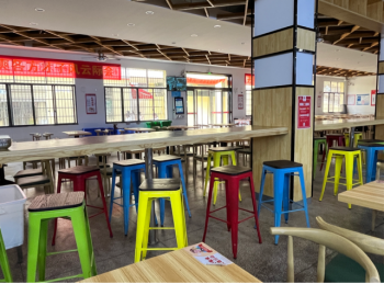 舌尖上的大学长沙学院打饭阿姨从不手抖的网红食堂长这样