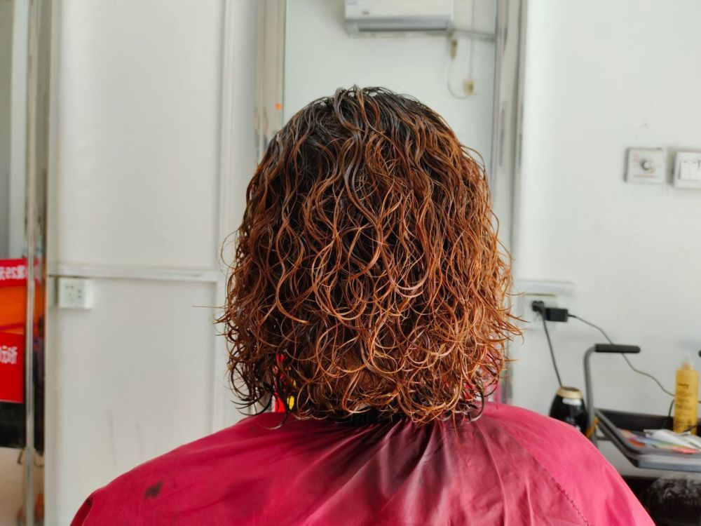 满头烫层次短发波波头,洋气立体真瘦脸,你最喜欢哪一种插图