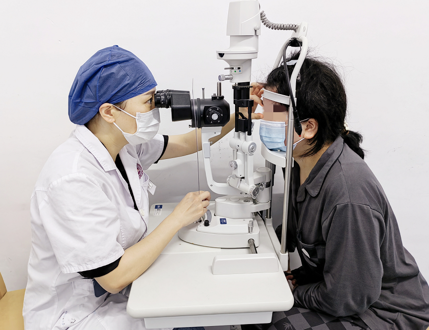 有温度的医者，为19岁孤女撑起爱的“保护伞”_腾讯新闻