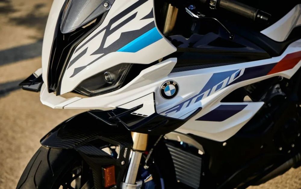 宝马s1000rr发布新款,马力提升3匹,标配定风翼_腾讯新闻