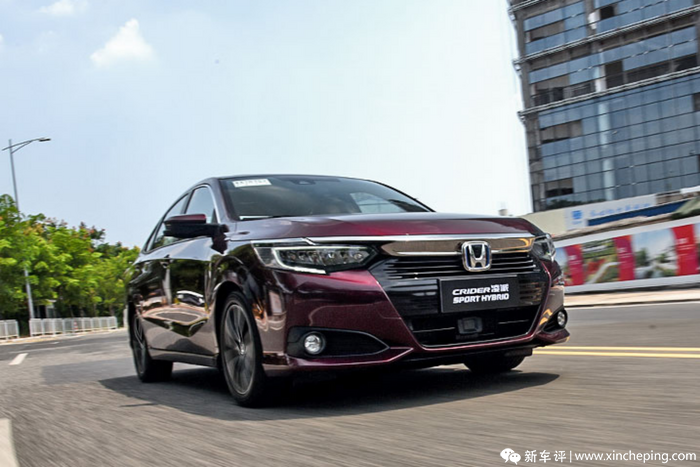 海外实拍新三菱欧蓝德PHEV，2.4升引擎＋双电机，约人民币28万起