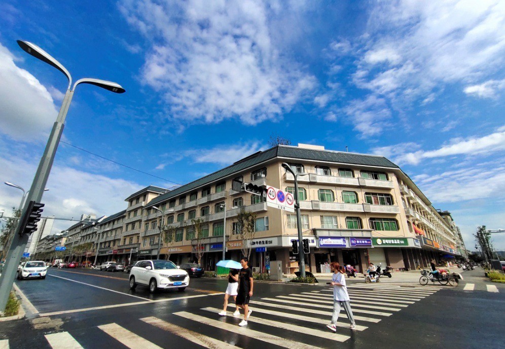 提升宜居水平|成都市龙泉驿区十陵老场镇变身品质现代都市_腾讯新闻