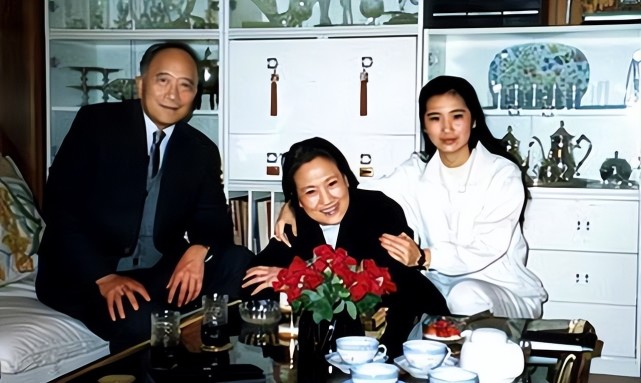 孙道临铜像揭幕式:向梅气质依旧,达式常身姿挺拔,牛犇一头白发