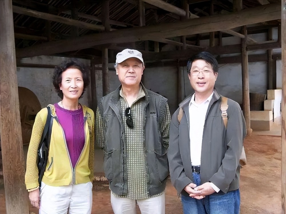 孙道临铜像揭幕式:向梅气质依旧,达式常身姿挺拔,牛犇一头白发_腾讯