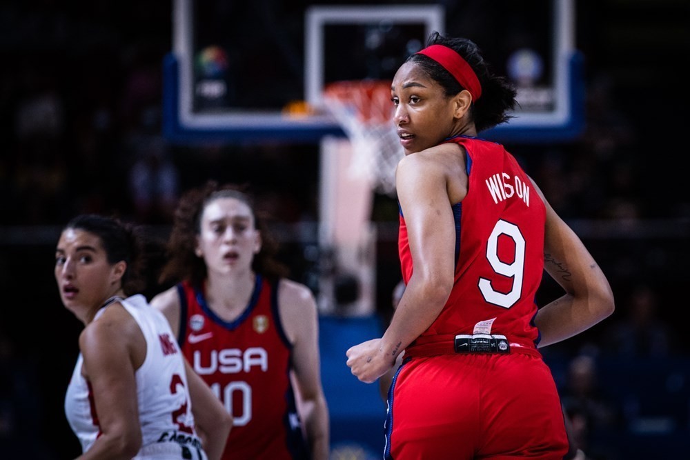 统治力美国女篮40分大胜加拿大豪取29连胜静待中澳胜者争冠