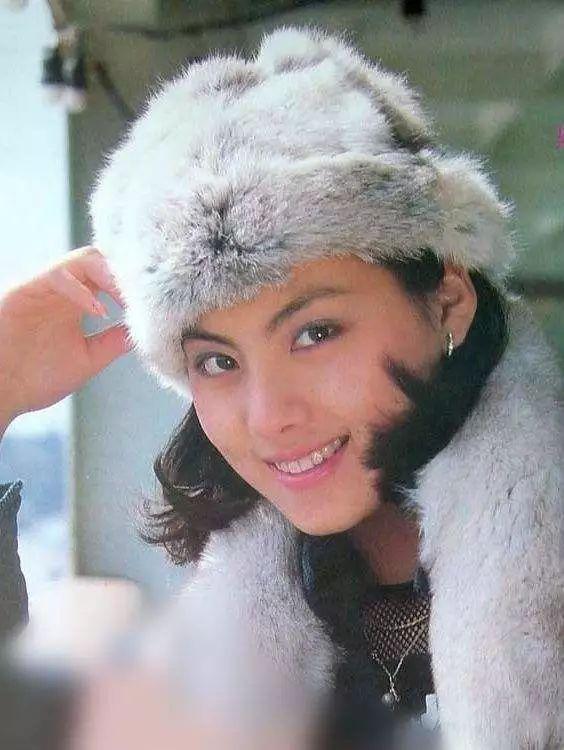 任妻子,却没有一任留给想嫁给他的年轻姑娘乐韵,对于乐韵来说,罗烈