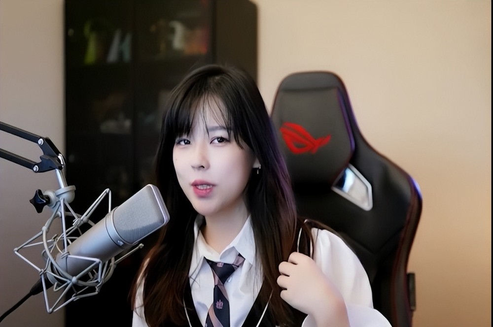 直播间角色扮演学姐沫子有点东西