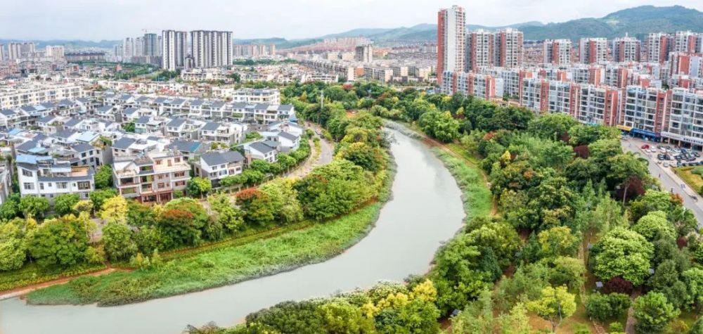 文山市掀起创文热潮 以"文山之干"擦亮城市文明"底色"_腾讯新闻