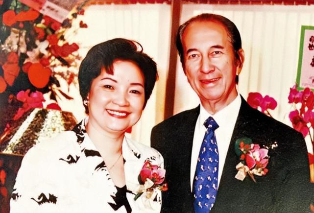 澳门"街市伟",捧崩牙驹上位,与司徒玉莲相爱,坐拥数百亿身家