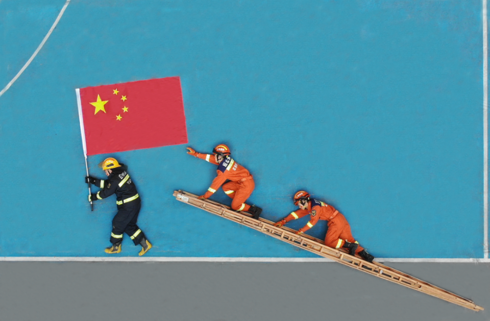 表白祖国丨江西消防员与国旗花式合影_腾讯新闻