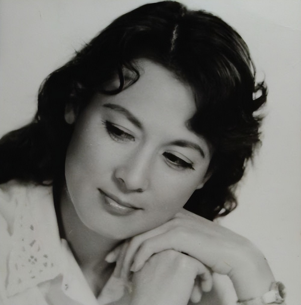 众星现身孙道临铜像揭幕仪式牛犇向梅满头白发达式常帅气亮相