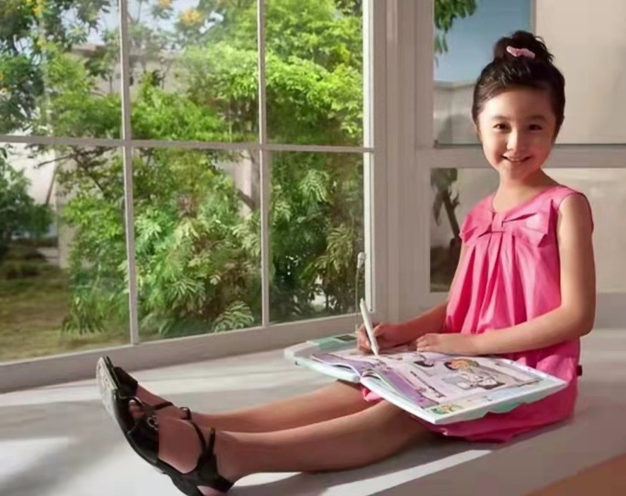 此后直到上初中,高君雨参与了三百多条广告的拍摄及少量影视拍摄.